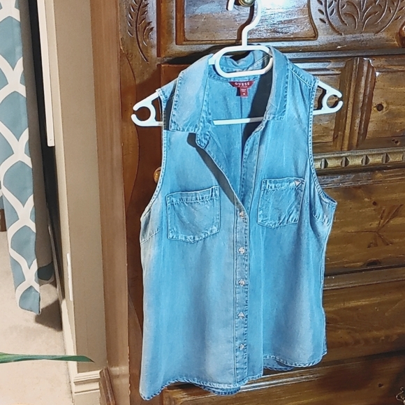 💚Guess Women's Denim sleeveless shirt - Picture 1 of 9